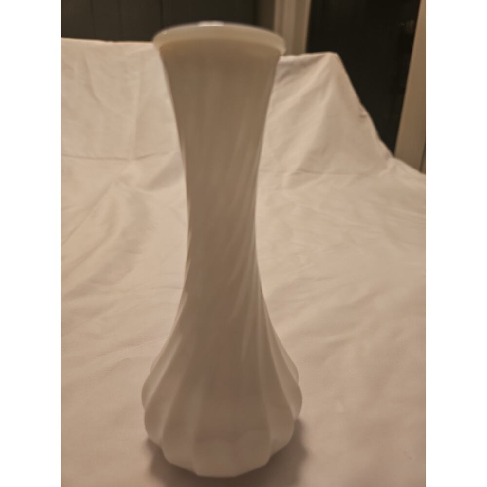 Vintage Hoosier Glass 4093A Milk Glass Bud Vase 6” Swirl Pattern Scalloped Base